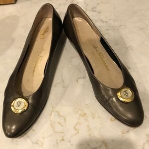 Ferragamo women shoes made in Italy